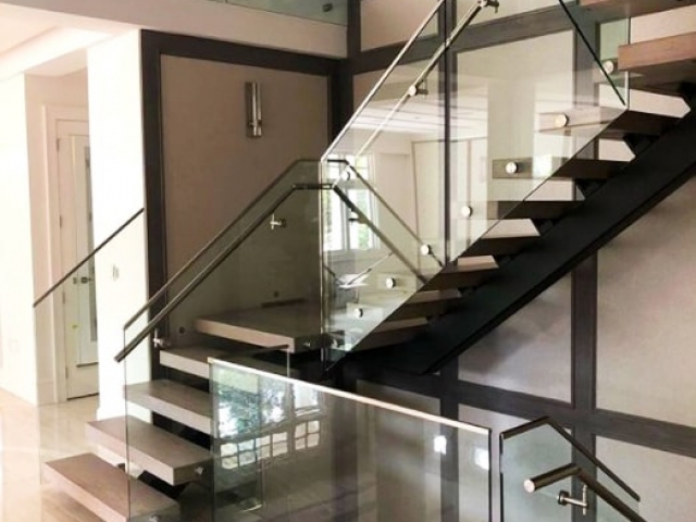 glass railing residential vancouver